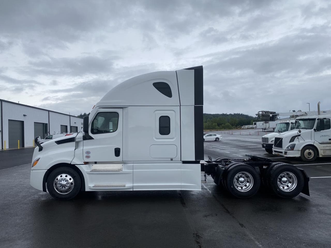 2027 Freightliner Cascadia — photo 4