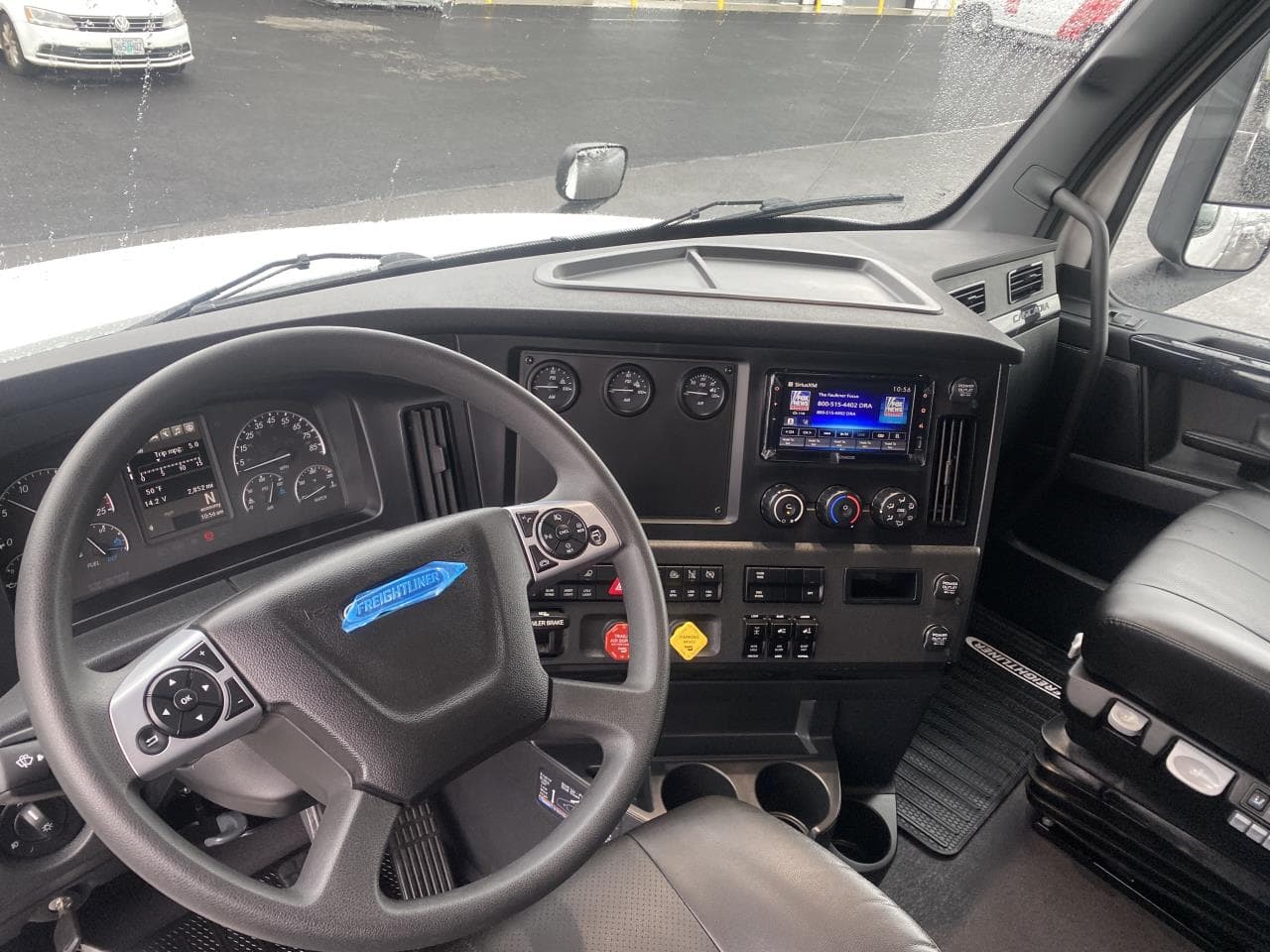 2027 Freightliner Cascadia — photo 9