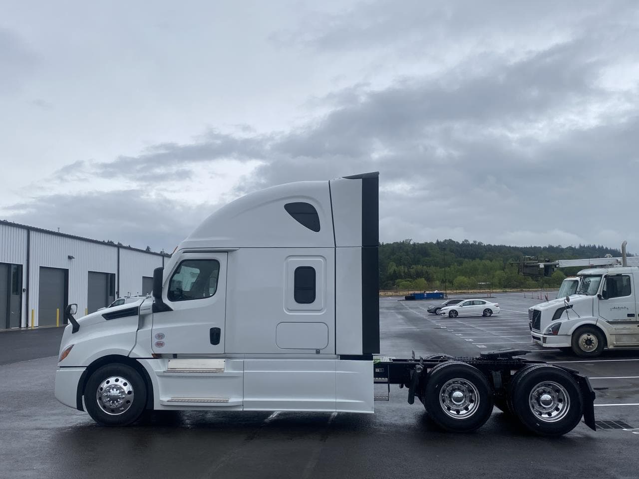 2027 Freightliner Cascadia — photo 3