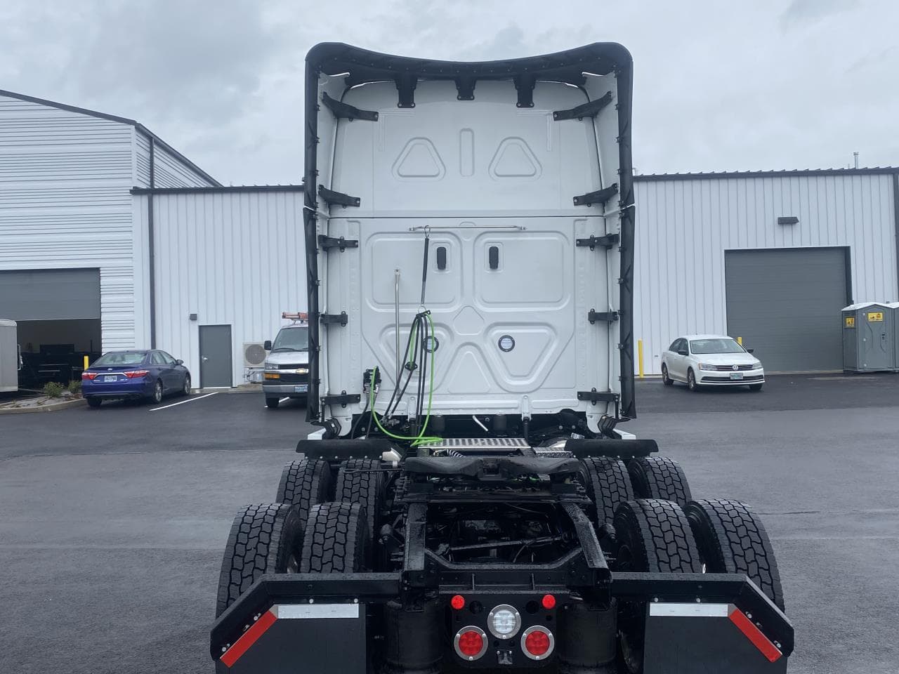 2027 Freightliner Cascadia — photo 5