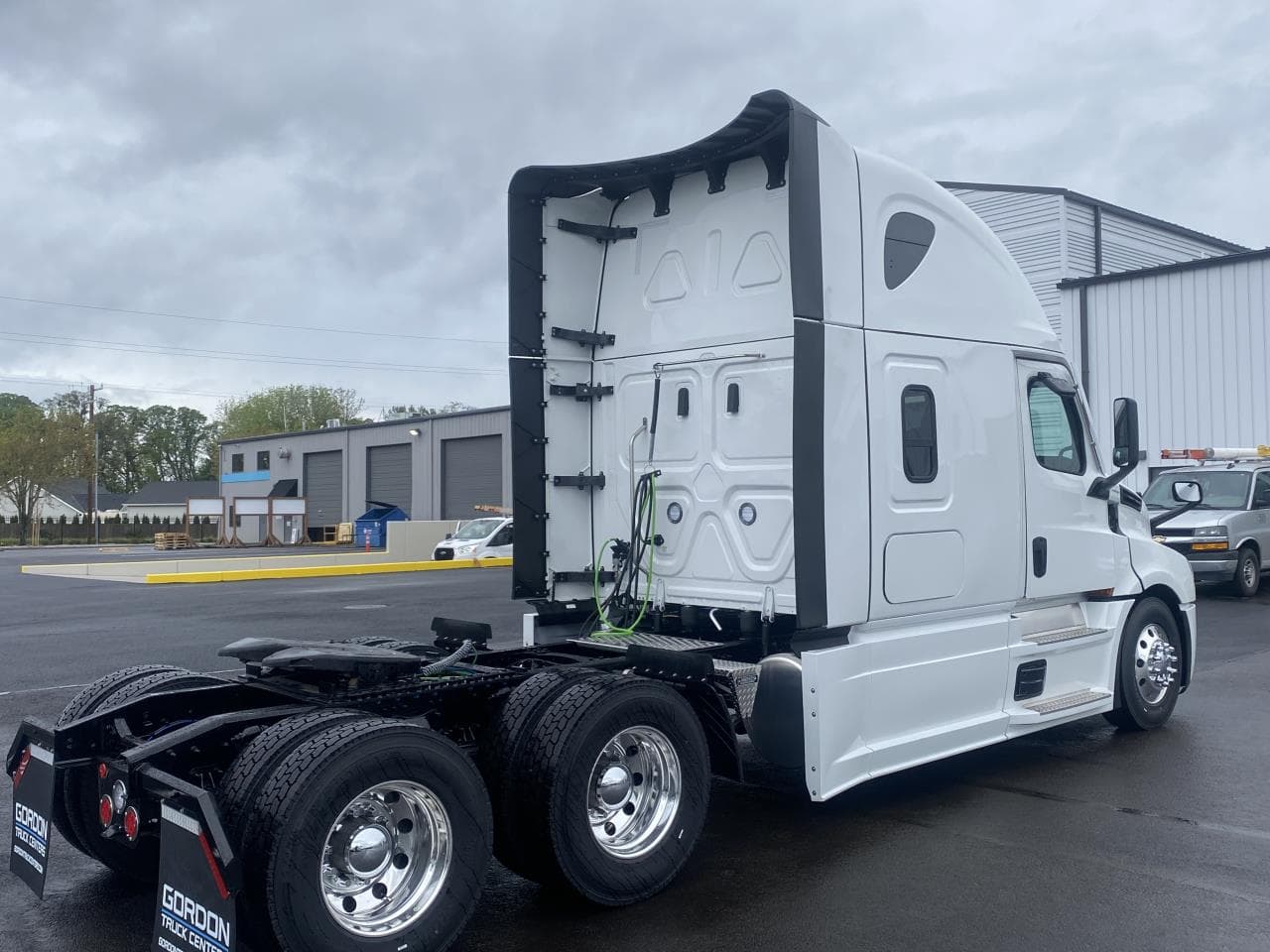 2027 Freightliner Cascadia — photo 6