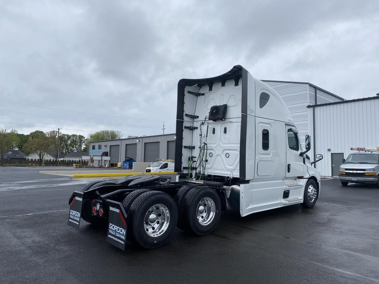 2027 Freightliner Cascadia — photo 7