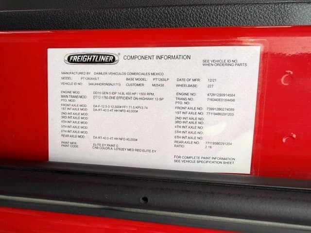 2022 Freightliner Cascadia — photo 11