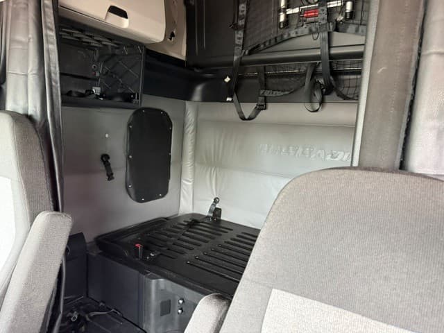 2022 Freightliner Cascadia — photo 6