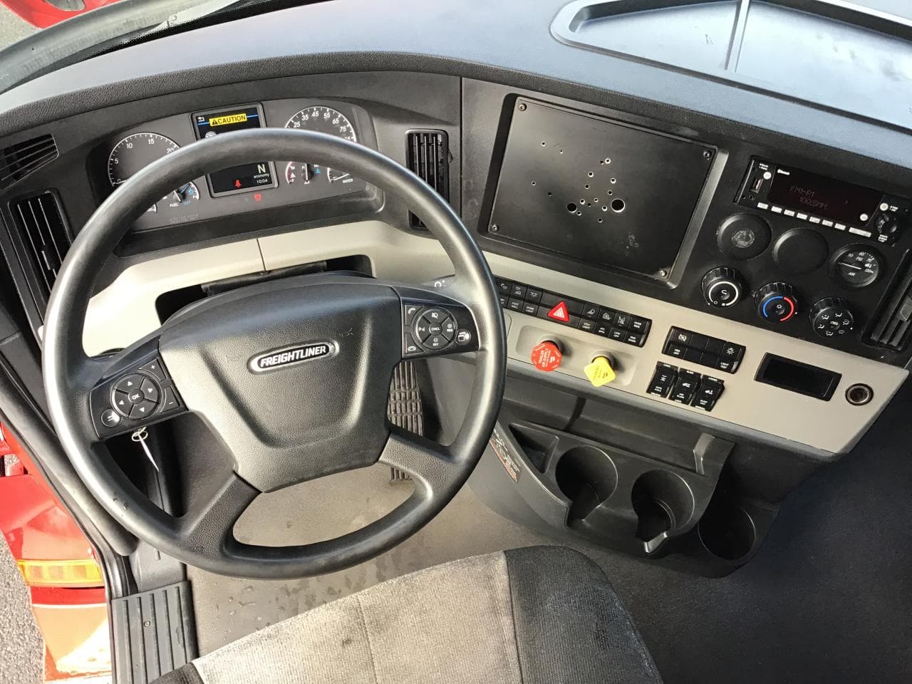 2022 Freightliner Cascadia — photo 6