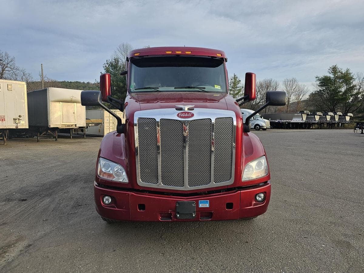2019 PETERBILT 579 Sleeper — photo 2