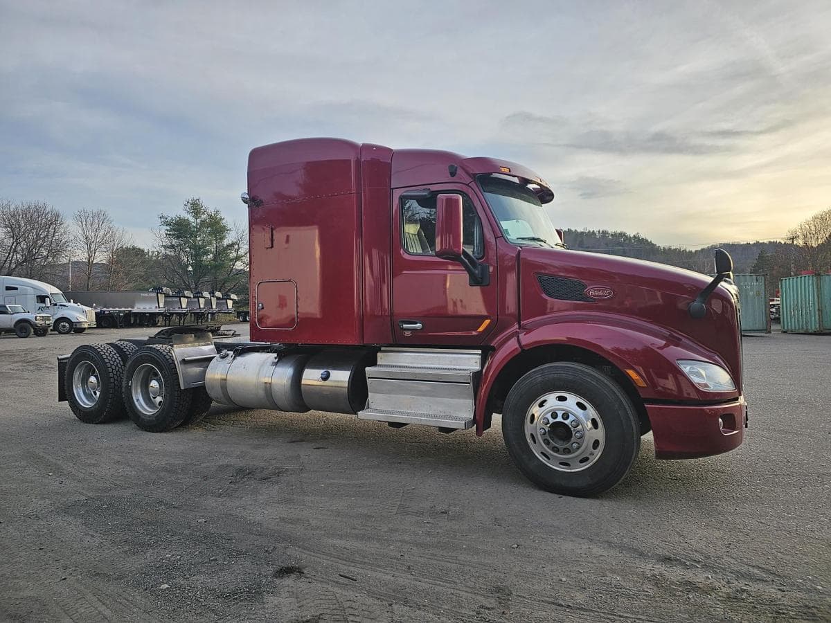 2019 PETERBILT 579 Sleeper — photo 3