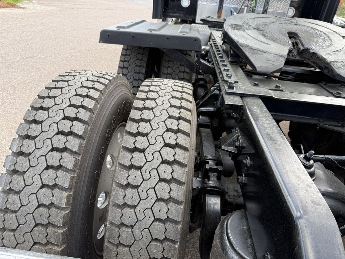 2023 KENWORTH W900L Sleeper — photo 8