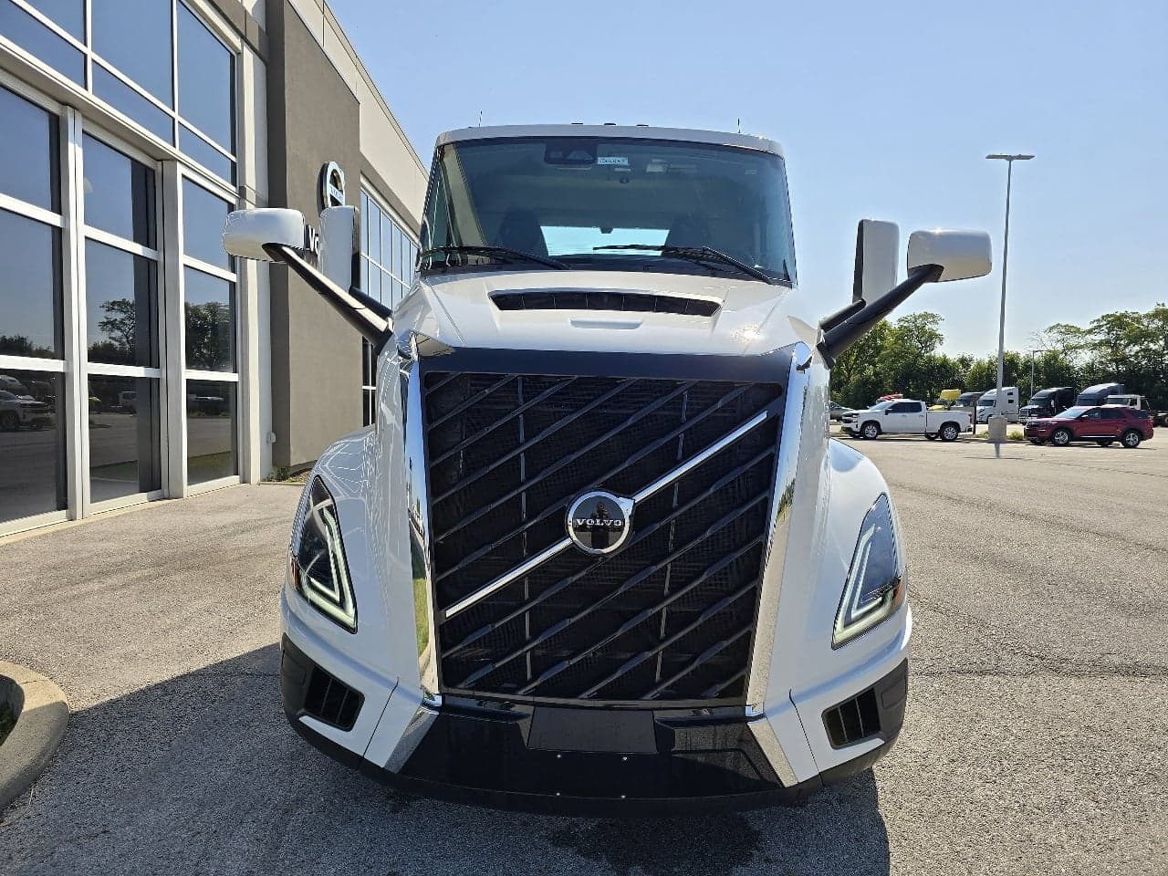 2026 Volvo VNL 300 — photo 2