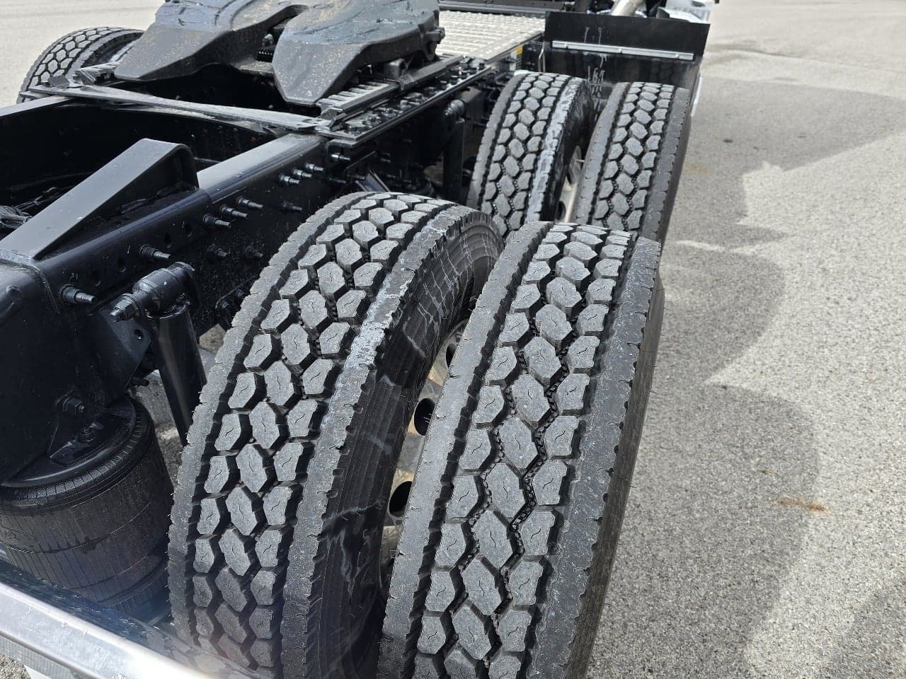 2026 Mack Anthem — photo 7