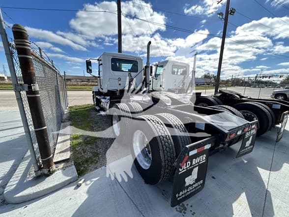 2024 Mack Anthem — photo 3