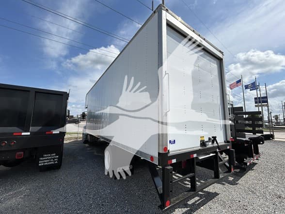 2025 Hino L6 — photo 4