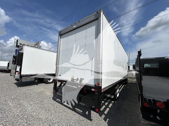 2025 Hino L6 — photo 5