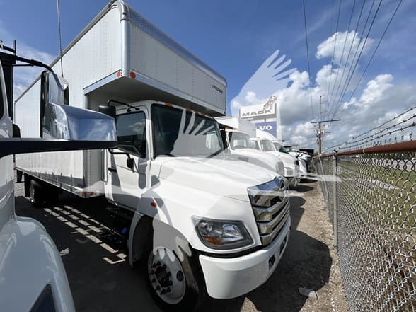 2025 Hino L6 — photo 6