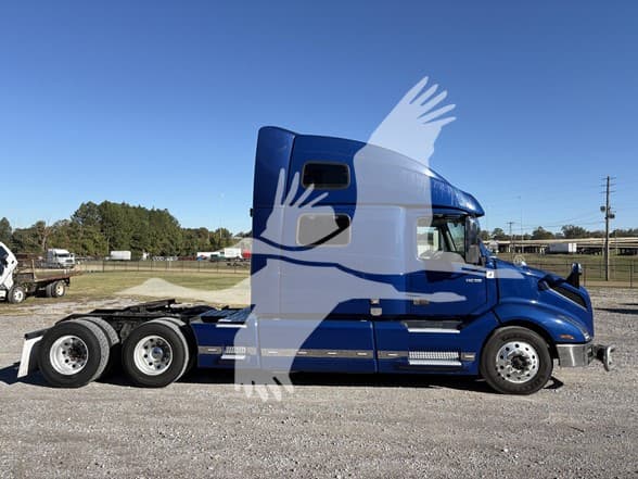 2023 Volvo VNL 860 — photo 4