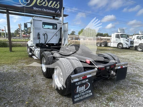 2020 Volvo VNL 300 — photo 3