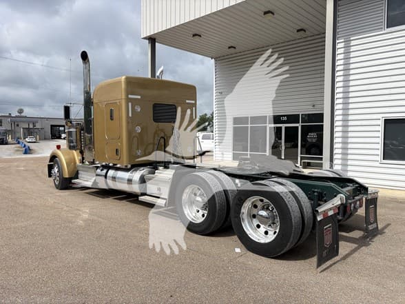 2024 Kenworth W900 — photo 6