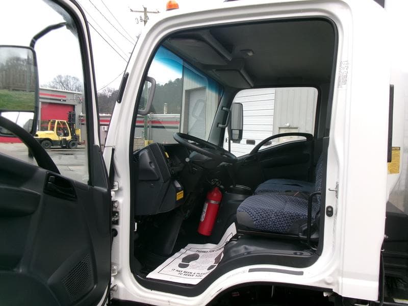 2023 Isuzu NPR