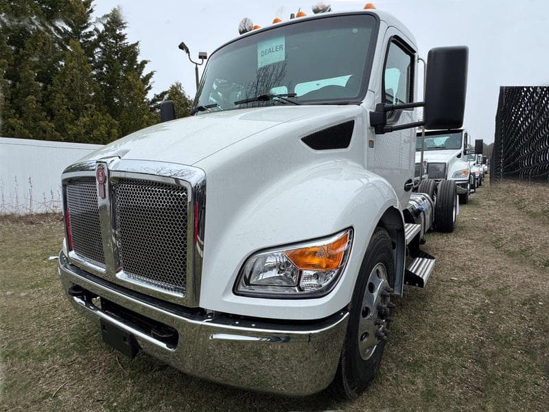 2025 Kenworth T380
